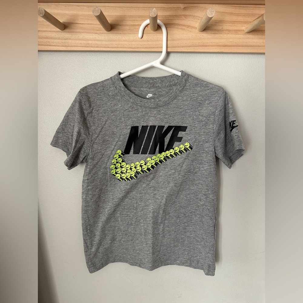 Nike Kids Futura Smile Swoosh Short Sleeve Shirt